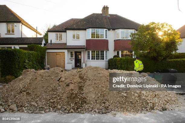 Riddlesdown Building 15 Riddlesdown Stock Photos, High-Res Pictures, and Images - Getty Images