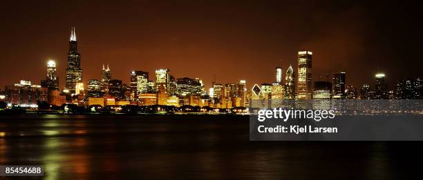 city shot - adler planetarium stock pictures, royalty-free photos & images