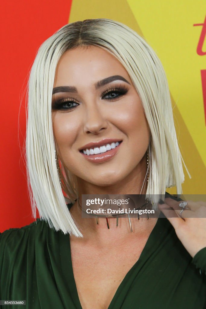 7th Annual Streamy Awards - Arrivals