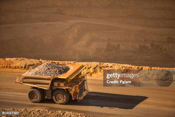 bingham canyon copper mine, utah, usa - bingham canyon mine stock pictures, royalty-free photos & images