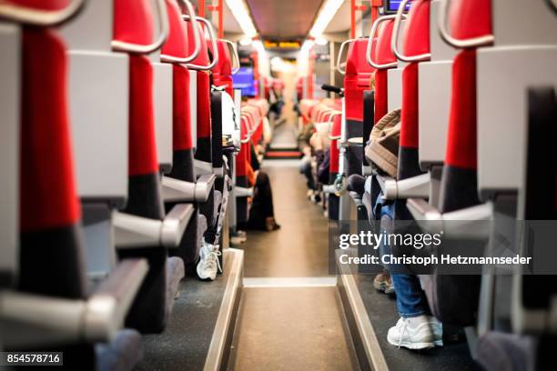 train carriage - carriage stockfoto's en -beelden