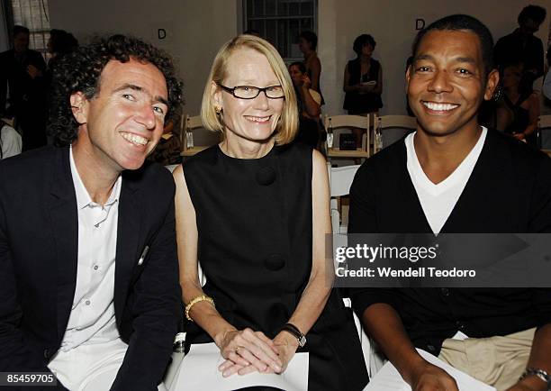 Micele Sodi from Jill Sander, Judith Collison and Terrence Bogan from Barns & Noblefrontrow at the Zero + Maria Cornejo Spring 2009 show at 33...