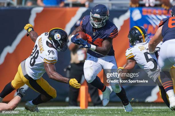 Pittsburgh Steelers defensive back Coty Sensabaugh runs with the football past Pittsburgh Steelers inside linebacker Vince Williams during an NFL...