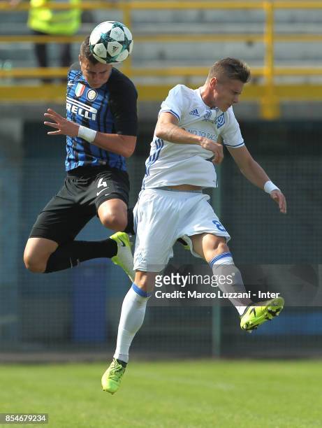 Zinho Vanheusden of FC Internazionale competes for the ball with Denys Yanakov of Dynamo Kiev during the UEFA Youth League Domestic Champions Path...
