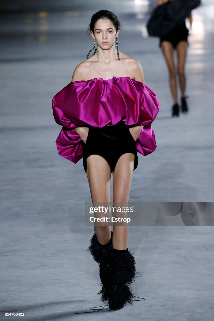 Saint Laurent : Runway -Paris Fashion Week Womenswear Spring/Summer 2018