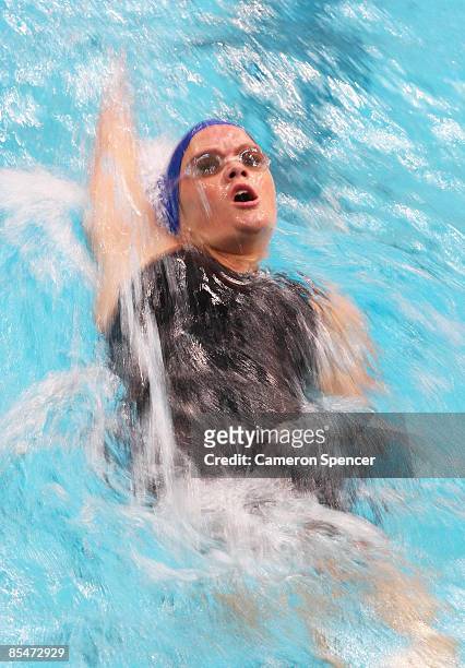 Rachel Reynolds of Bombaderry competes in her womens 100m backstroke heat during day two of the 2009 Australian Swimming Championships at the Sydney...