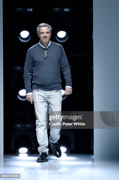 Olivier Lapidus acknowledges the audience after the Lanvin show as part of the Paris Fashion Week Womenswear Spring/Summer 2018 on September 27, 2017...