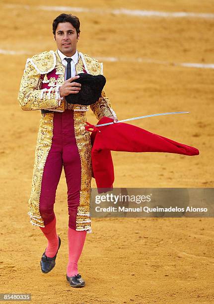 Spanish torero Francisco Rivera Ordonez greets the public prior to performing a bullfight at the Plaza Valencia bullring on March 17, 2009 in...