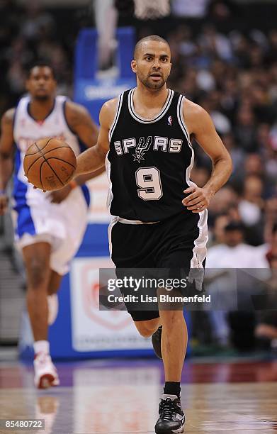 Tony Parker of the San Antonio Spurs drives the ball upcourt during the game against the Los Angeles Clippers at Staples Center on March 2, 2009 in...