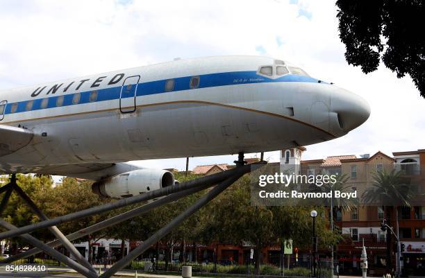Science Center Jet 37 United Airlines Dc 8 Jet Stock Photos, High-Res Pictures, and Images ...