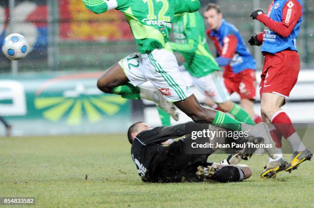 Action / Faute - - Saint Etienne / Caen - 23eme journee de Ligue 1 -