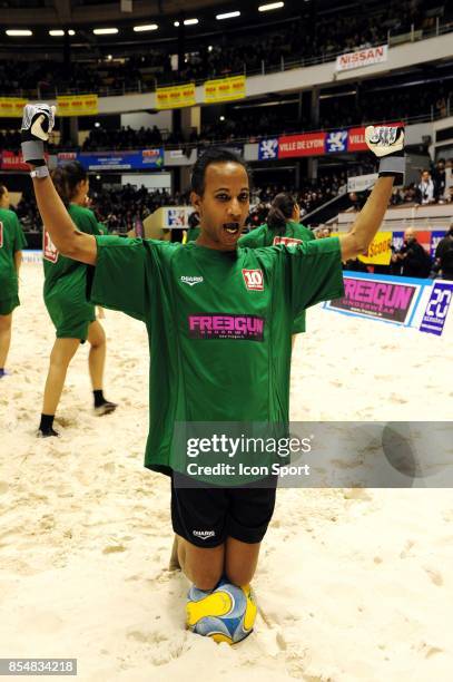 Vincent MCDOOM - - - Le Show Beach soccer a Lyon - Tournoi des celebrites - Match caritatif pour l'association Un sourire, Un espor pour la vie,