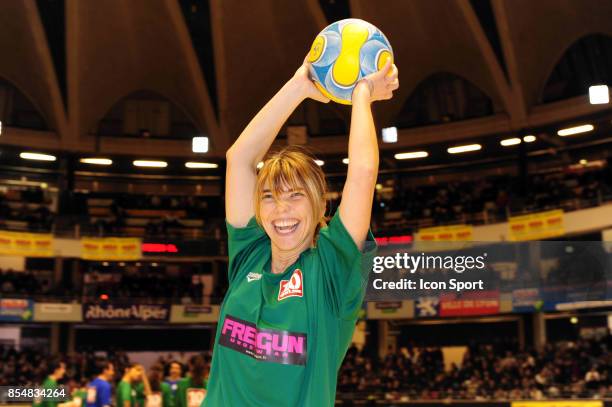 Nathalie VINCENT - - - Le Show Beach soccer a Lyon - Tournoi des celebrites - Match caritatif pour l'association Un sourire, Un espor pour la vie,