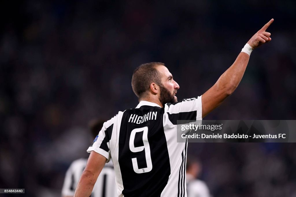 Juventus v Olympiakos Piraeus - UEFA Champions League