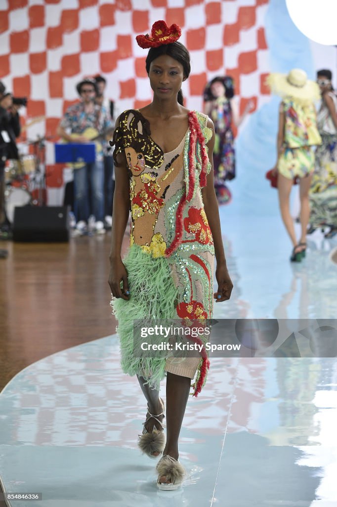 Tsumori Chisato : Runway - Paris Fashion Week Womenswear Spring/Summer 2018