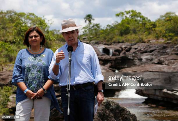 Colombian President Juan Manuel Santos and Minister of Commerce, Industry and Tourism, Maria Lorena Gutierrez give a conference press on the banks of...