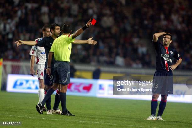 Carton rouge a Pierre Alain FRAU - PSG / Sedan - - 9eme journee de Ligue 1 -