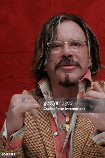 Mickey Rourke Actor Fotos Photos and Premium High Res Pictures - Getty