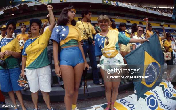 Supporters de l'equipe du Bresil - - France / Bresil - Quart de Finale de la Coupe du Monde 1986 ,