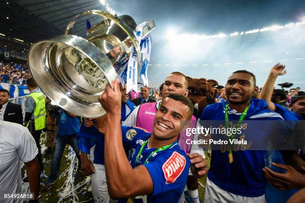 Alisson of Cruzeiro celebrates the title after a match between Cruzeiro and Flamengo as part of Copa do Brasil Final 2017 at Mineirao stadium on...