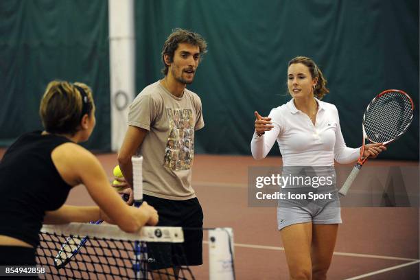 Sandrine BREMOND / Nicolas ESCUDE / Alizee CORNET - - Entrainement Fed Cup ,