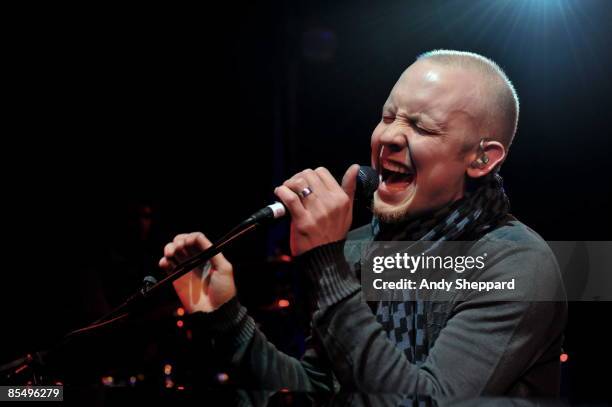 Isaoc Singer The Fray Singer Photos and Premium High Res Pictures - Getty Images