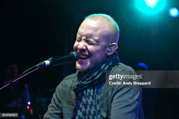 Isaoc Singer 1,042 The Fray Singer Stock Photos, High-Res Pictures, and Images ...