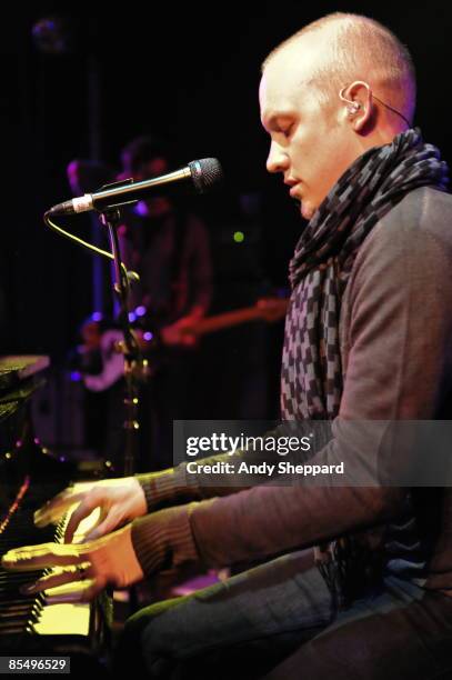 Isaoc Singer 1,042 The Fray Singer Stock Photos, High-Res Pictures, and Images ...