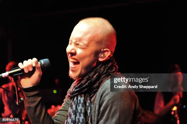 Isaoc Singer 1,042 The Fray Singer Stock Photos, High-Res Pictures, and Images ...