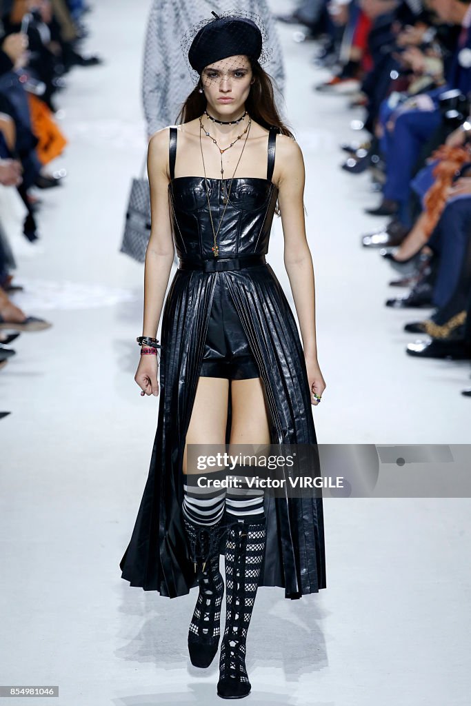 Christian Dior : Runway - Paris Fashion Week Womenswear Spring/Summer 2018
