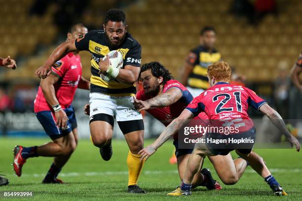 Donald Maka of Taranaki attempts to beat the Tasman defence during the round seven Mitre 10 Cup match between Taranaki and Tasman at Yarrow Stadium...