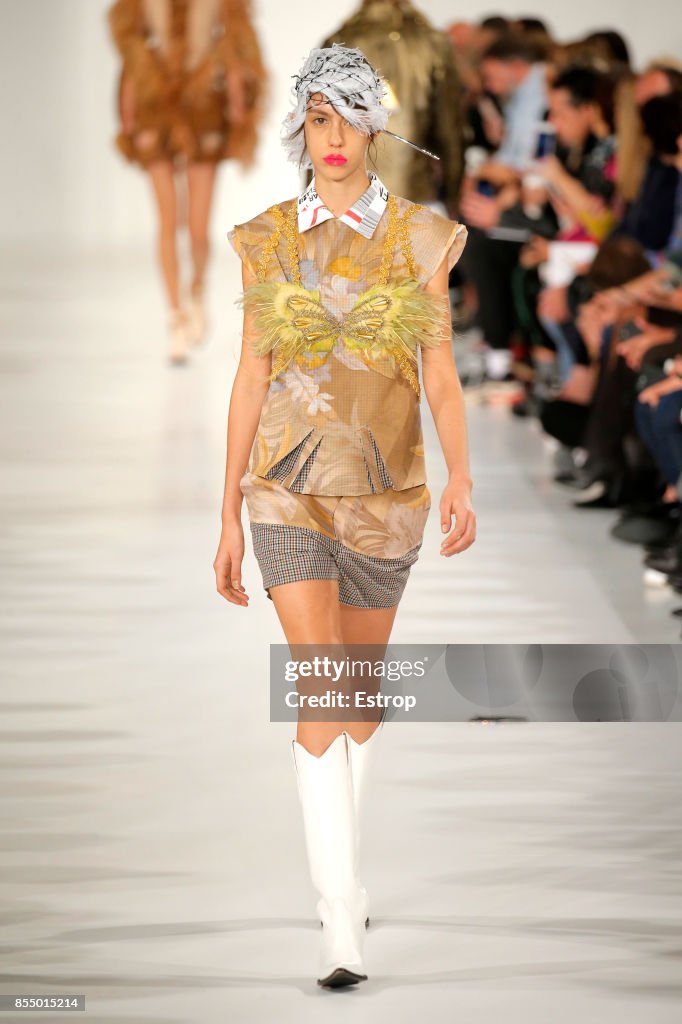 Maison Margiela : Runway - Paris Fashion Week Womenswear Spring/Summer 2018