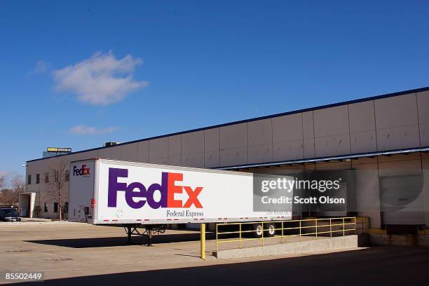 Trailer Loading Dock Photos and Premium High Res Pictures - Getty Images