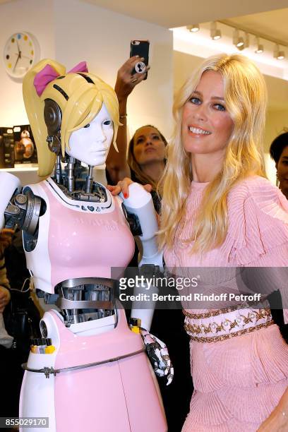 Claudia Schiffer attends the "Kingsman: The Golden Circle - Kingsmann : Le Cercle d'Or" : Book Signing at Colette on September 28, 2017 in Paris,...