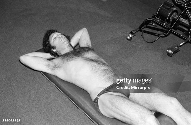 Tom Jones keeping fit, 2nd June 1980.