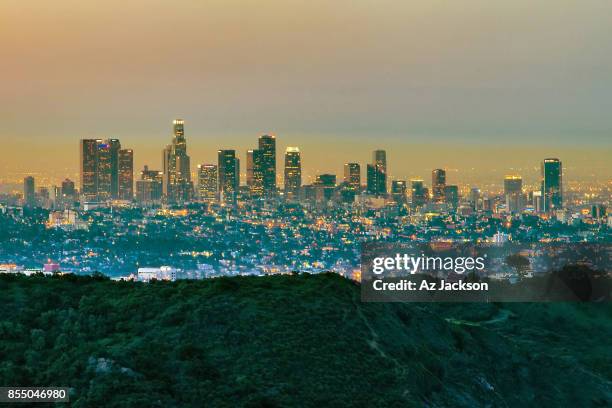 los angeles skyline at dawn - hollywood hills los angeles stock pictures, royalty-free photos & images