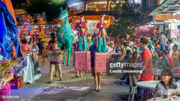 hungry ghost festival in penang, malaysia - hungry ghost festivals in malaysia stockfoto's en -beelden