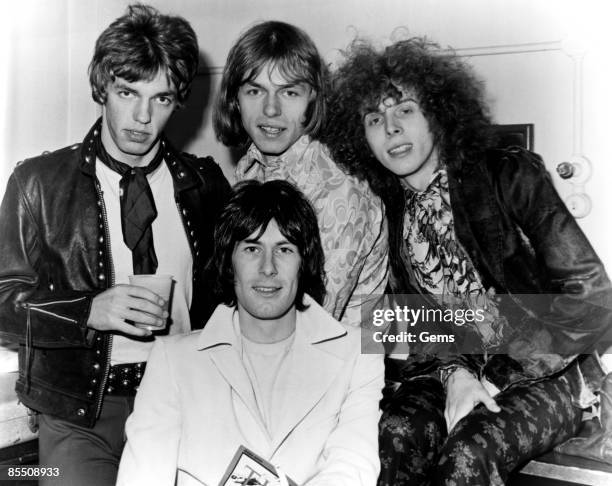 Photo of TOMORROW and John WOOD and John Twink ALDER and Steve HOWE and Keith WEST; Keith West front, l to R behind John Junior Wood, Steve Howe ,...