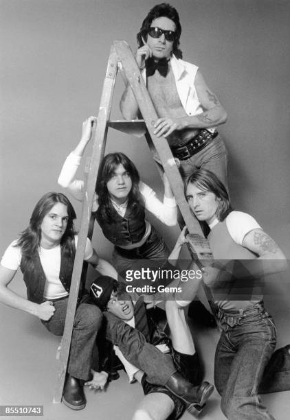 Photo of Phil RUDD and Mark EVANS and Malcolm YOUNG and Bon SCOTT and Angus YOUNG and AC/DC and AC DC; L-R : Bon Scott ; : Mark Evans, Malcolm Young,...