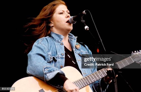 Photo of Kirsty MacCOLL Photo of Kirsty MacCOLL