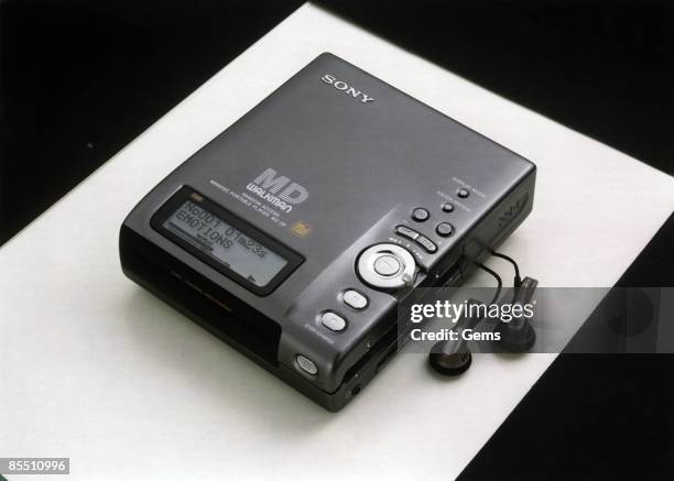 Minidisc Base Unit 274 Minidisc Stock Photos, High-Res Pictures, and Images - Getty Images