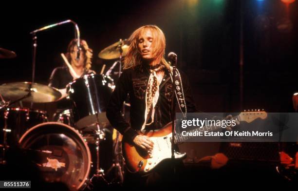Tom Perry Tom Petty 1977 Photos and Premium High Res Pictures - Getty Images