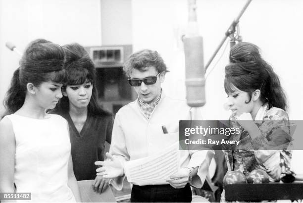 Photo of Phil SPECTOR, w/ the Ronettes