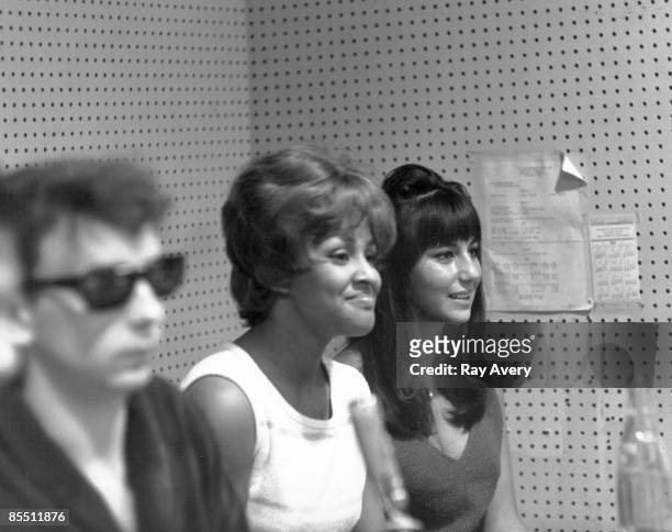 Photo of Phil SPECTOR, from left to right;, Phil Spector, Darlene Love & Cher, circa 1962 Goldstar Studios