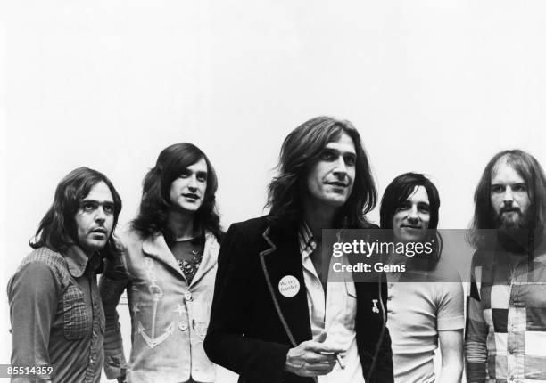 Photo of Dave DAVIES and John DALTON and Mick AVORY and KINKS and John GOSLING and Ray DAVIES; L-R: John Dalton, Dave Davies, Ray Davies, Mick Avory,...
