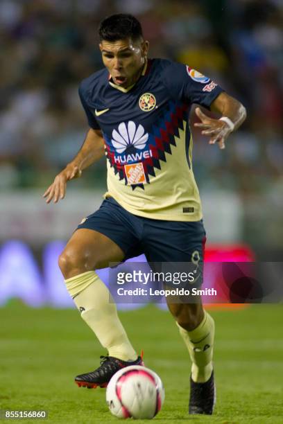 Silvio Romero of America in action during the 11th round match between Leon and America as part of the Torneo Apertura 2017 Liga MX at Leon Stadium...