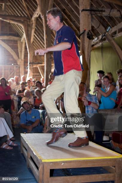Simon Ritchie Simon Ritchie Photos and Premium High Res Pictures - Getty Images
