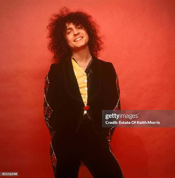 Photo of T REX and Marc BOLAN; posed, studio
