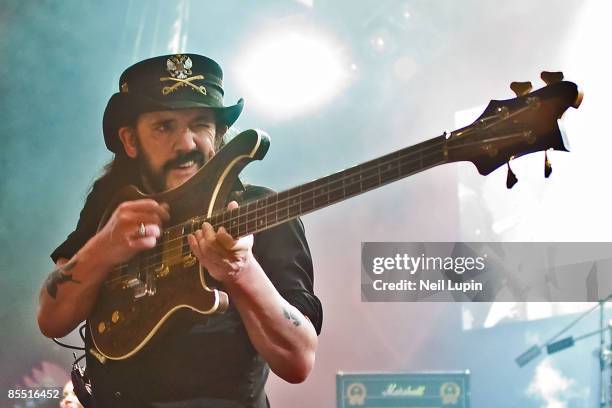 Photo of MOTORHEAD and LEMMY, Lemmy performing on stage