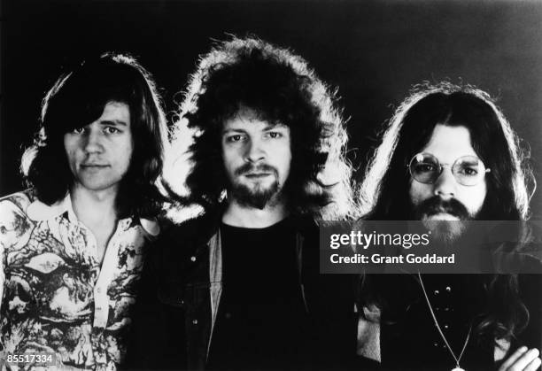 Photo of MOVE and Bev BEVAN and Jeff LYNNE and Roy WOOD; Posed studio group portrait L-R Bev Bevan, Jeff Lynne and Roy Wood